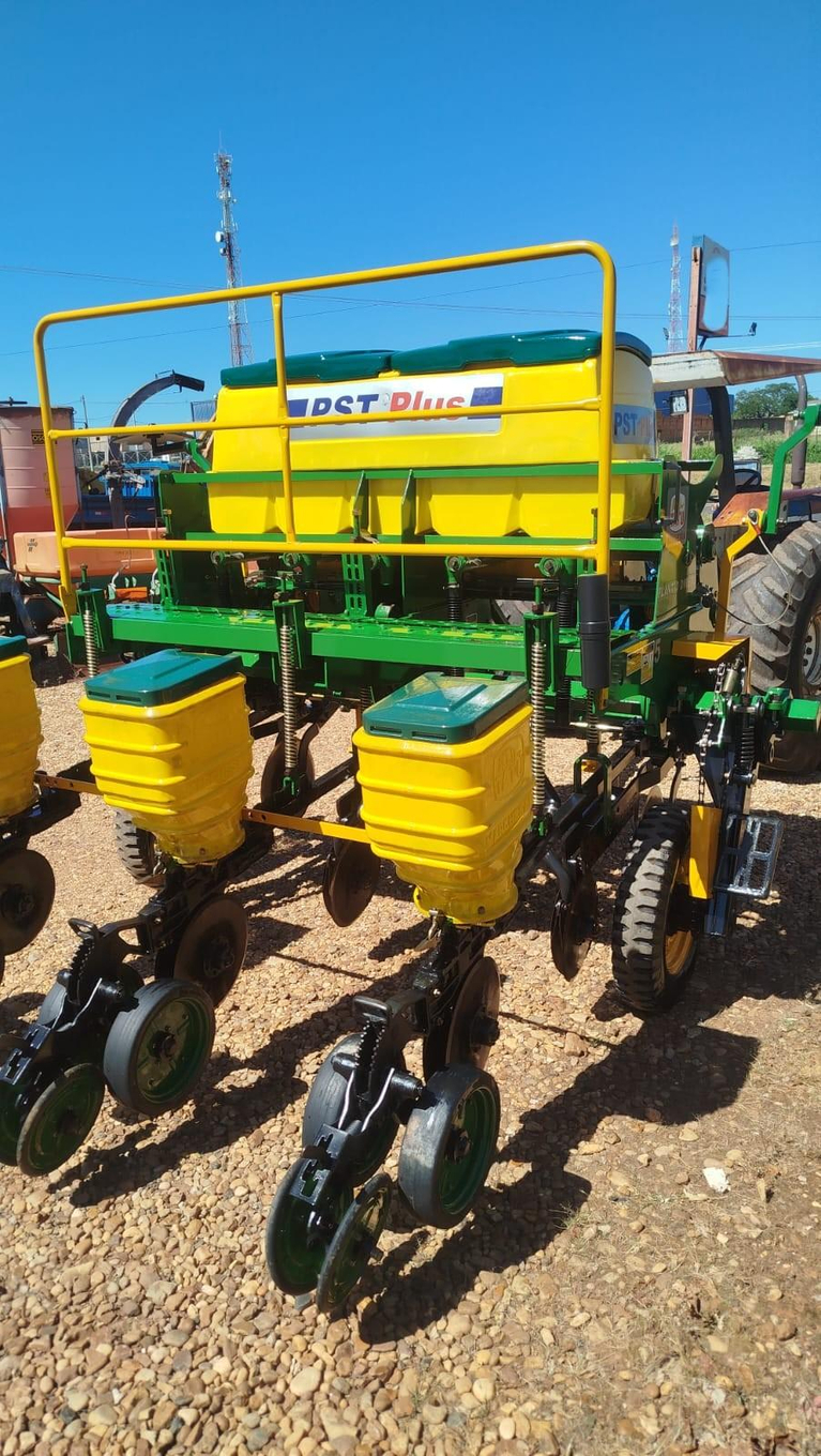 PLANTADEIRA TATU -  PST PLUS 2012